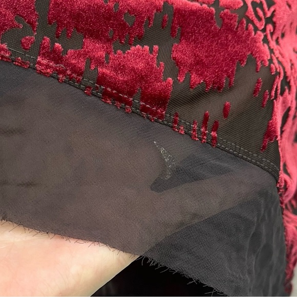 Vera Wang Burgundy Velvet Burnout Tunic Top Sz L Simply Vera Wimsigoth Whitchy - Picture 9 of 16